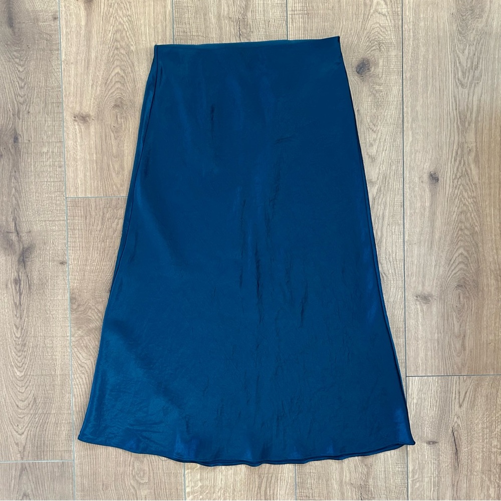 Aritzia Babaton Slip Satin Midi Skirt